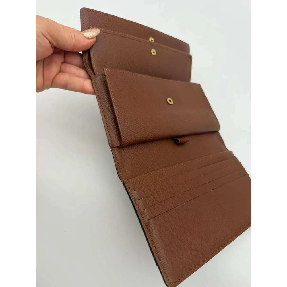 Authentic Louis Vuitton Brown Monogram Wallet‎